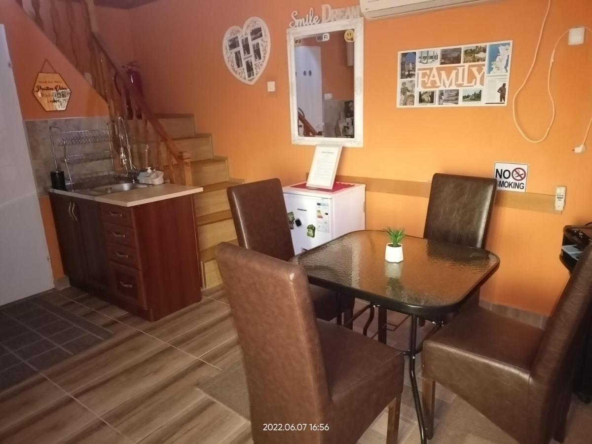 Sweet Dreams Apartment ซาเยชาร์ ภายนอก รูปภาพ